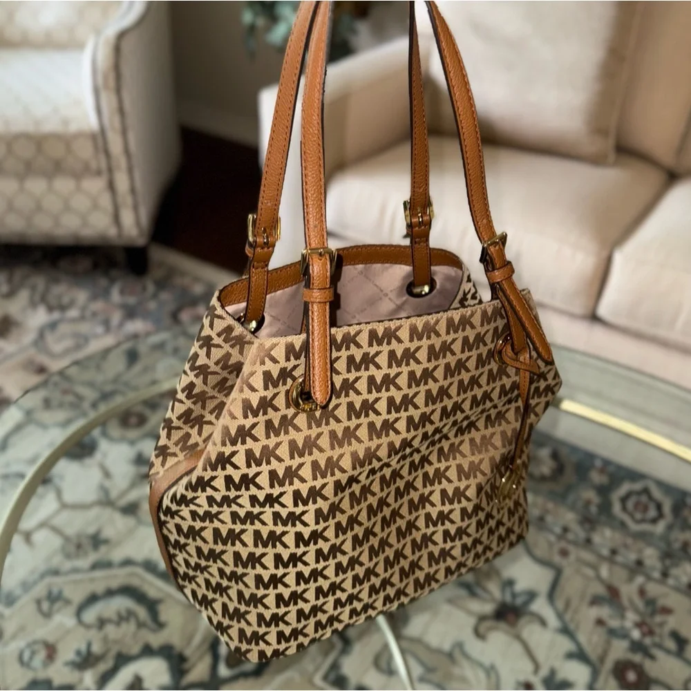 Michael Kors Jet Set Jacquard Tote Bag
